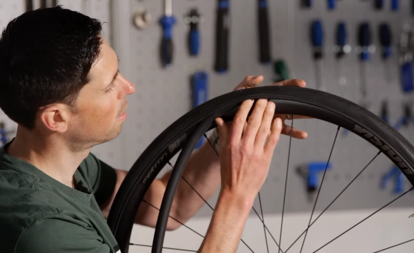 Replacing bike tire online tube